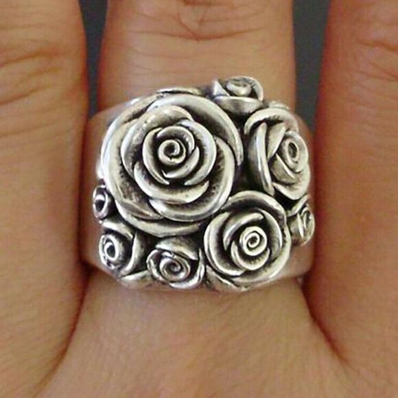 RING OF ROSES NWOT!!!!!! - Picture 2 of 2